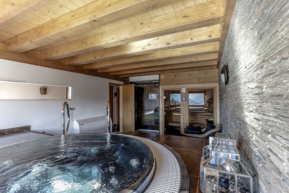 Jetted tub