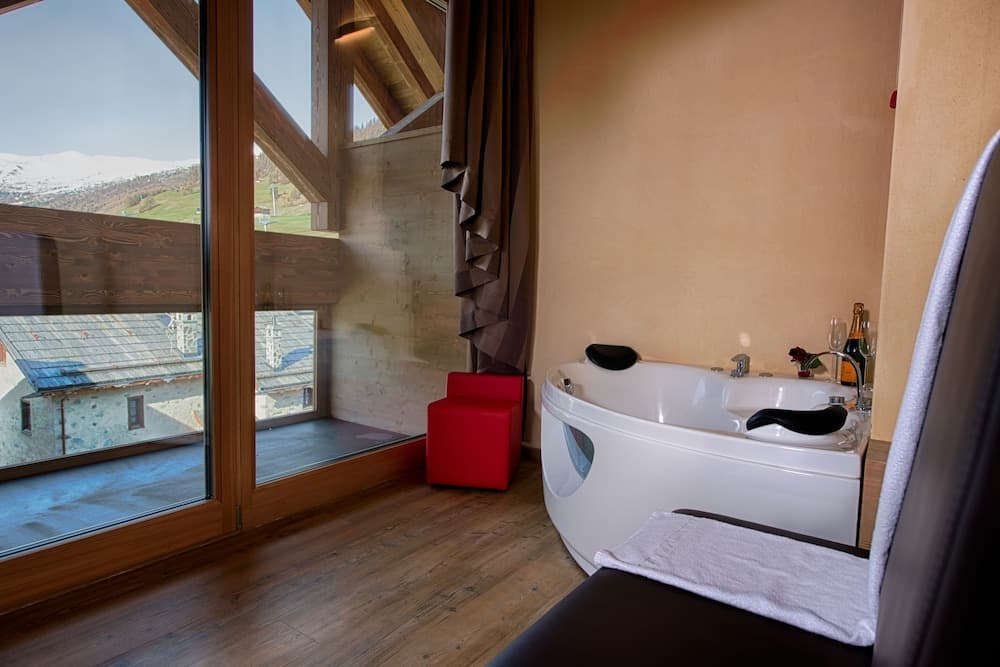 Jetted tub