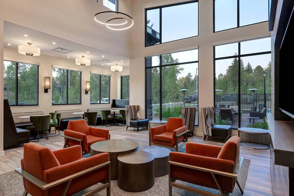 Lobby lounge