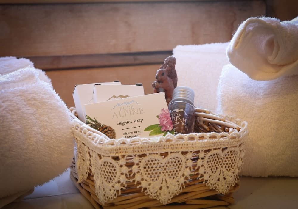 Bathroom amenities