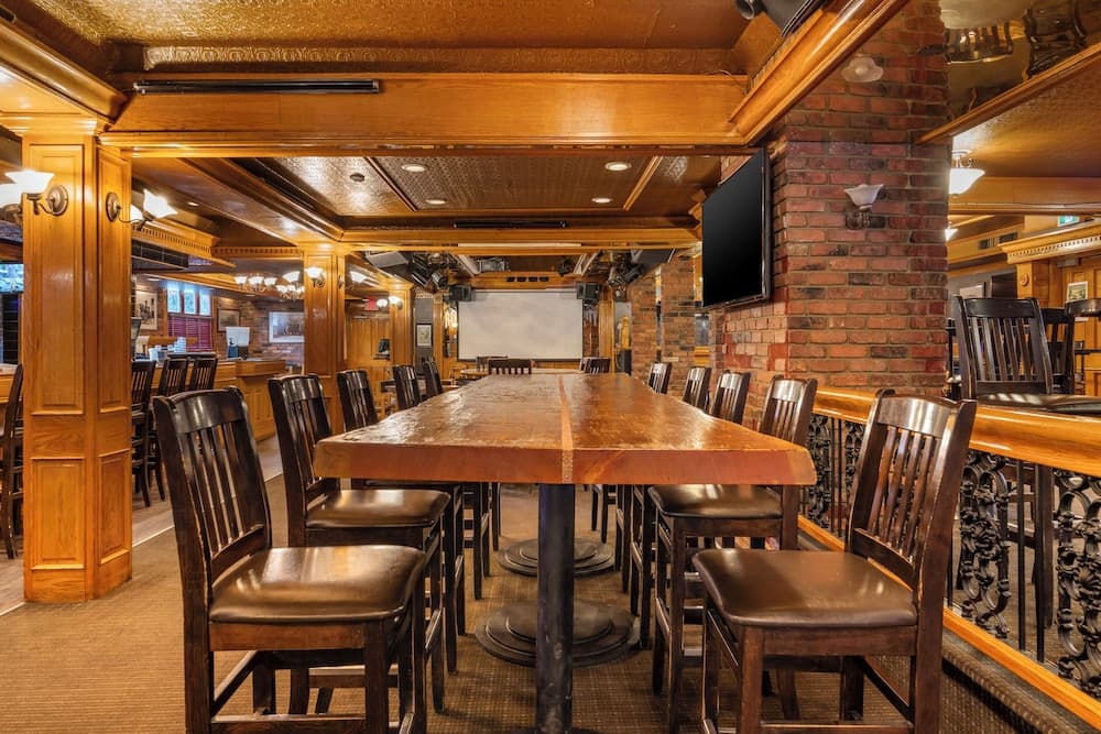 Sports bar