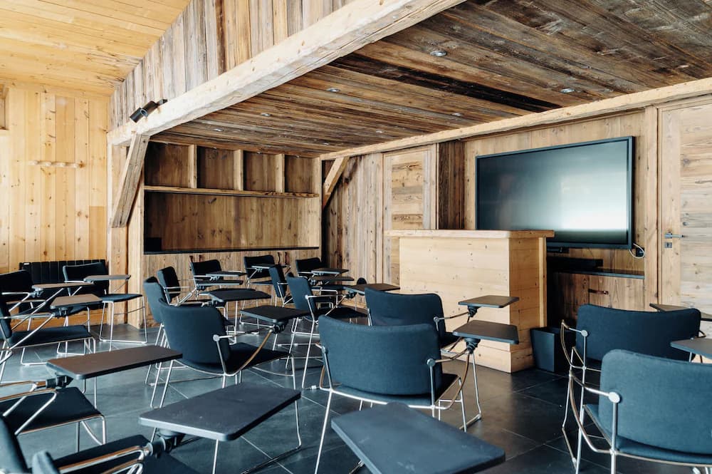 Meeting facility