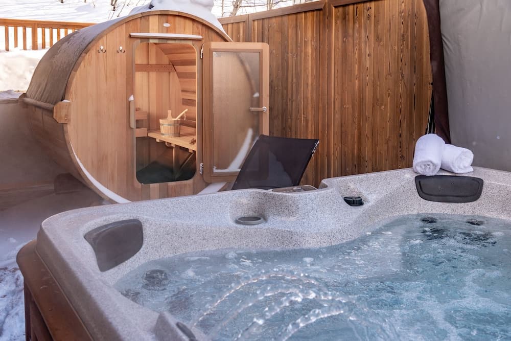 Private spa tub