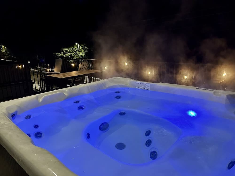 Private spa tub