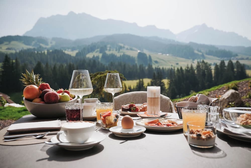 Breakfast area