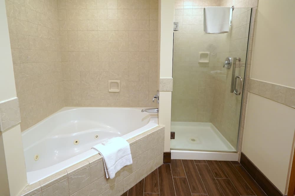Jetted tub