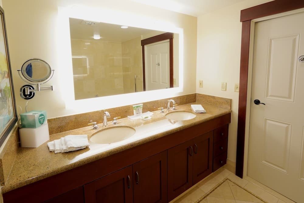 Bathroom sink