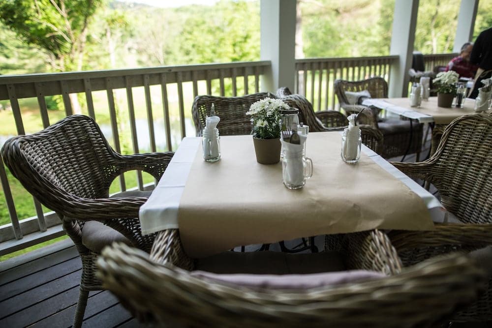 Outdoor dining