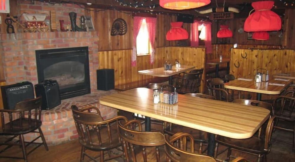 Couples dining