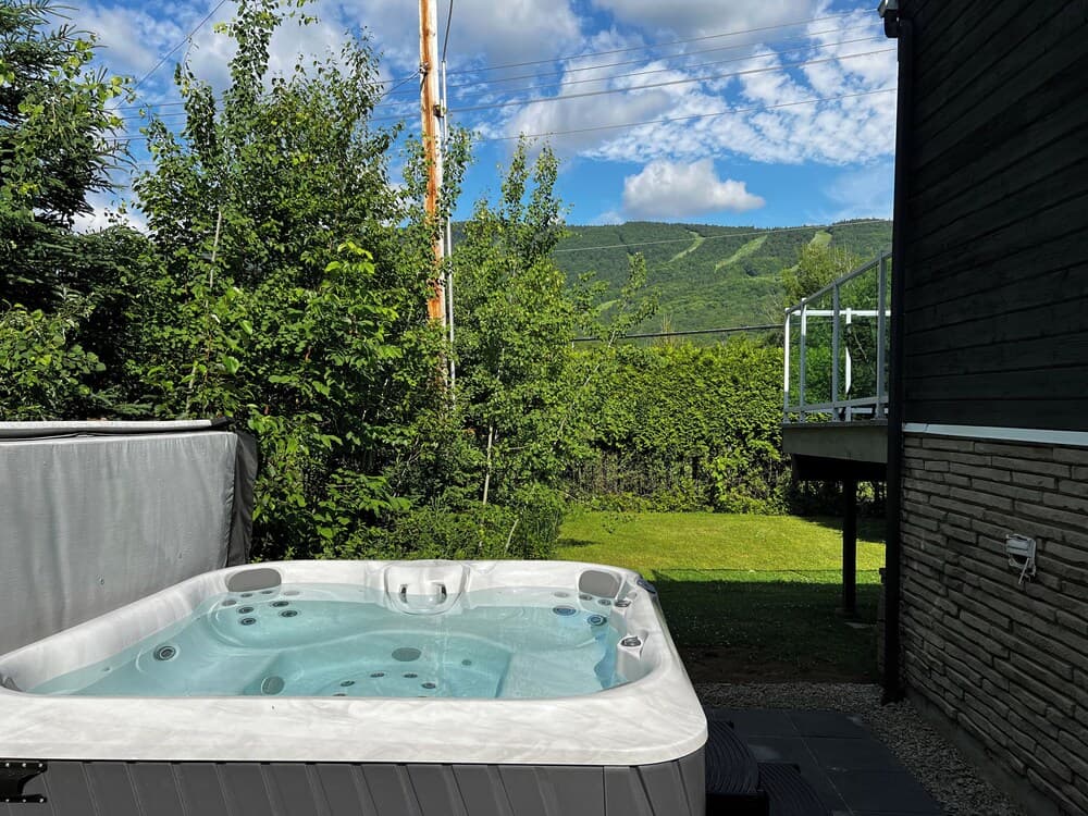 Private spa tub