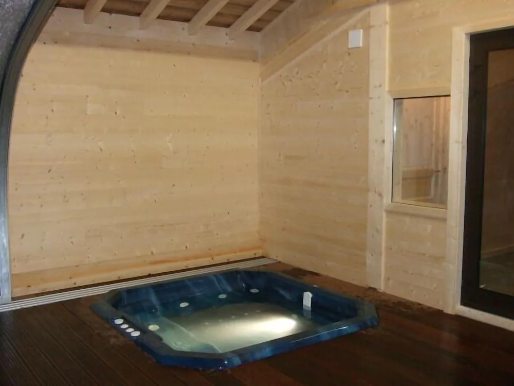Indoor spa tub