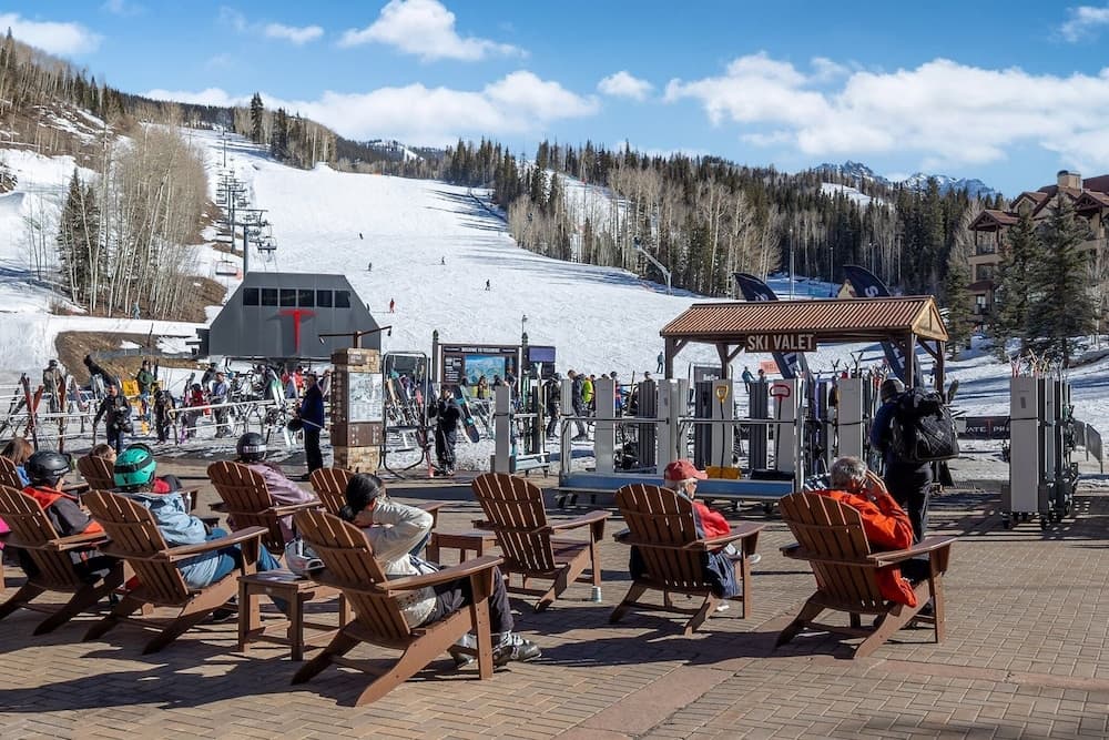 Snow and ski sports