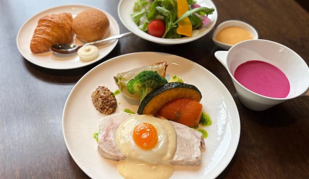 Breakfast meal
