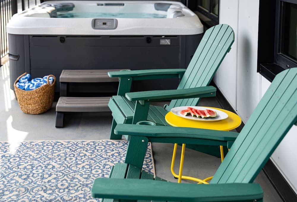 Private spa tub