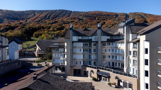Lobby of Hébergement Mont-Sainte-Anne