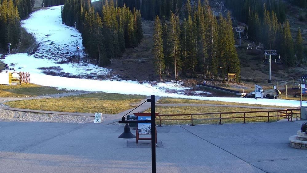 Arapahoe Basin Ski Area - Mountain Goat Plaza / Base Area
