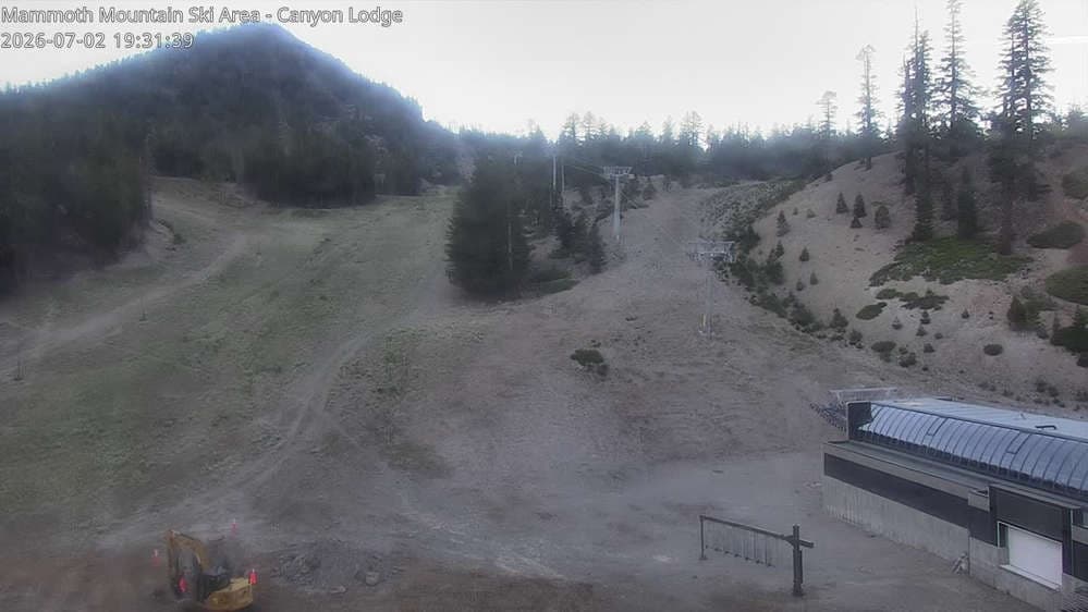 Mammoth Mountain - Canyon Lodge Lincoln Mountain Webcam