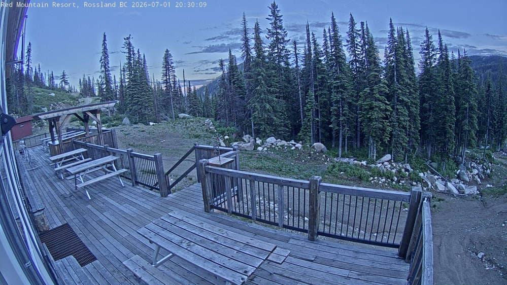 Red Resort - Paradise Lodge Deck Cam