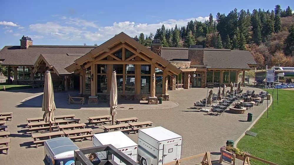 Earl's Plaza